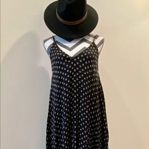 Lovestitch boho bohemian dress. Loose fit with pockets. Small